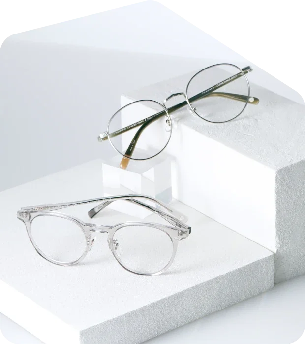 Kacamata hitam dengan lensa transparan dan tidak berwarna menawarkan perlindungan UV 100% sambil menjanjikan Anda faktor gaya ekstra